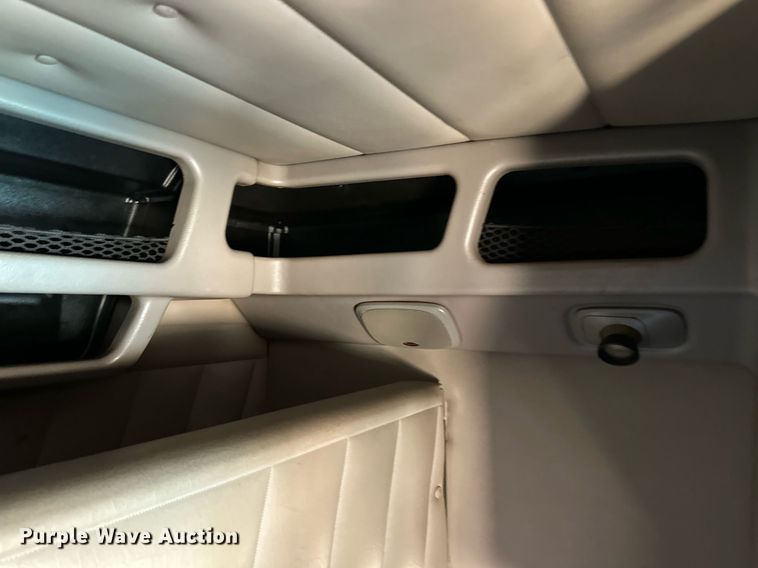 image for item ER8161 2006 Peterbilt 379 semi truck