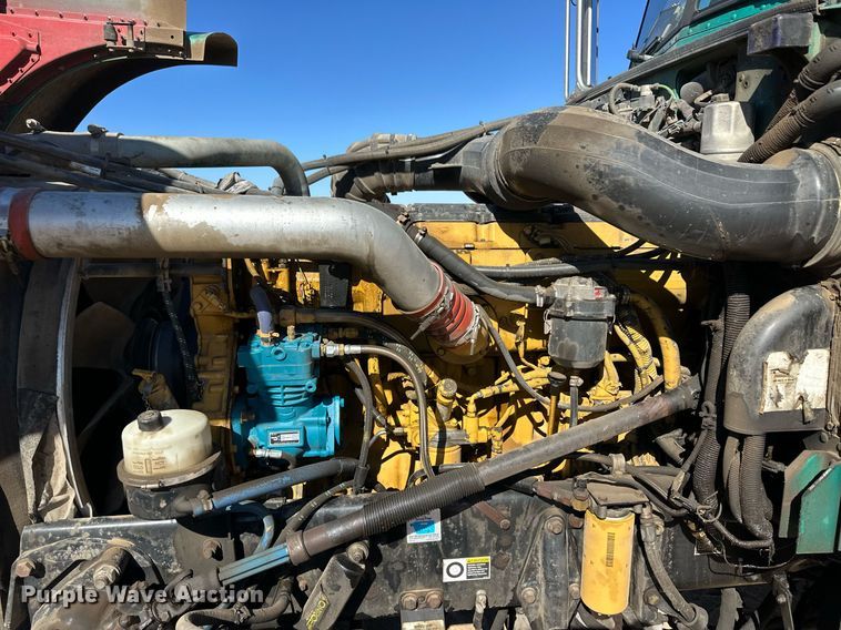 image for item ER8161 2006 Peterbilt 379 semi truck