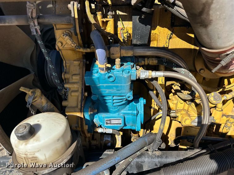 image for item ER8161 2006 Peterbilt 379 semi truck