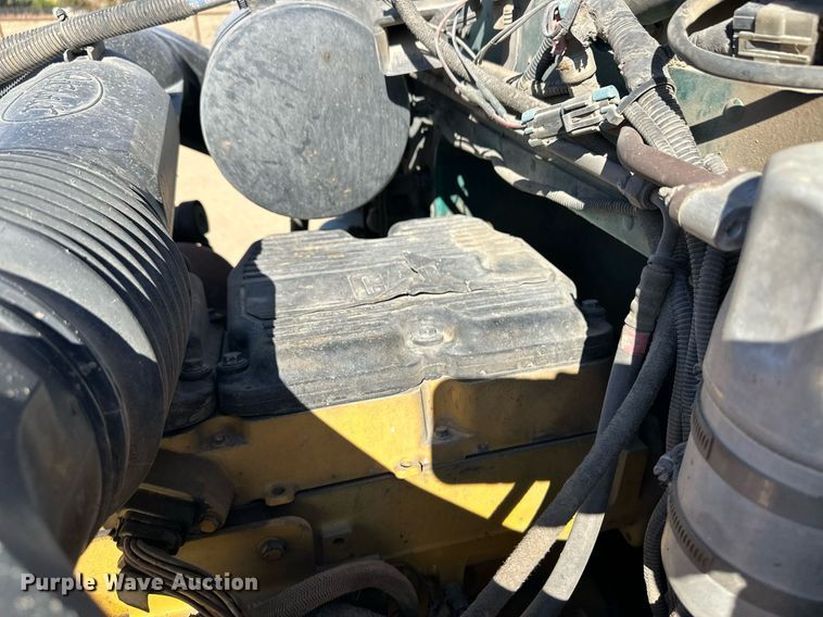 image for item ER8161 2006 Peterbilt 379 semi truck