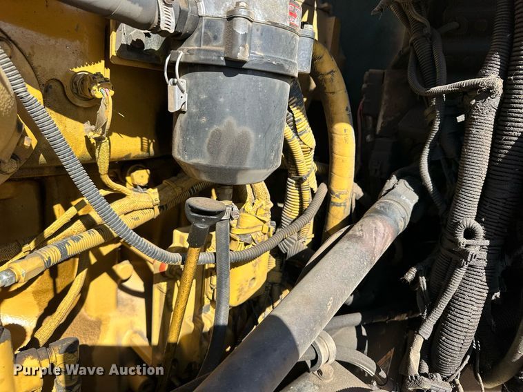 image for item ER8161 2006 Peterbilt 379 semi truck