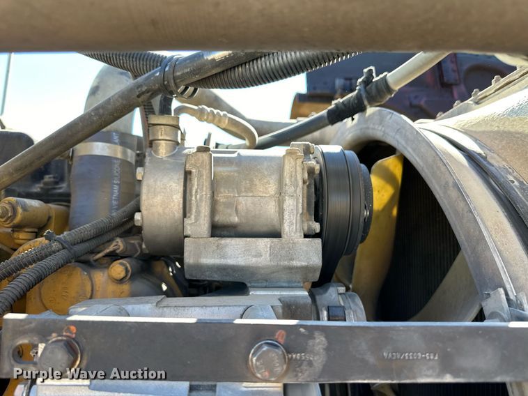 image for item ER8161 2006 Peterbilt 379 semi truck