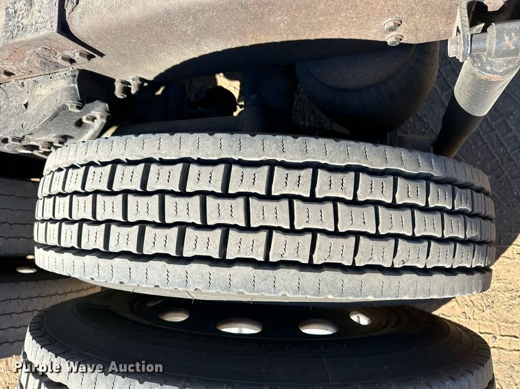 image for item ER8161 2006 Peterbilt 379 semi truck