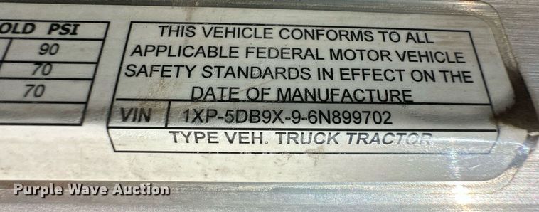 image for item ER8161 2006 Peterbilt 379 semi truck