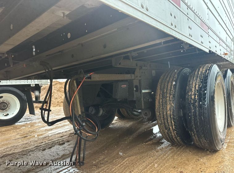 image for item ER8227 2012 Utility refrigerated van trailer