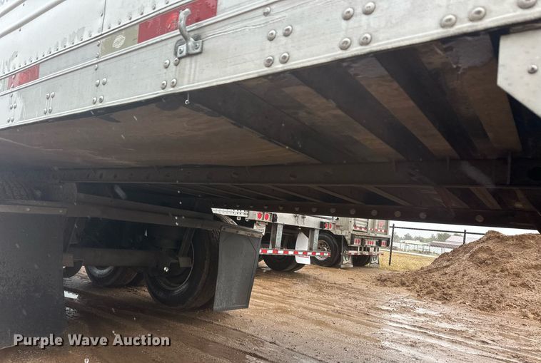 image for item ER8227 2012 Utility refrigerated van trailer