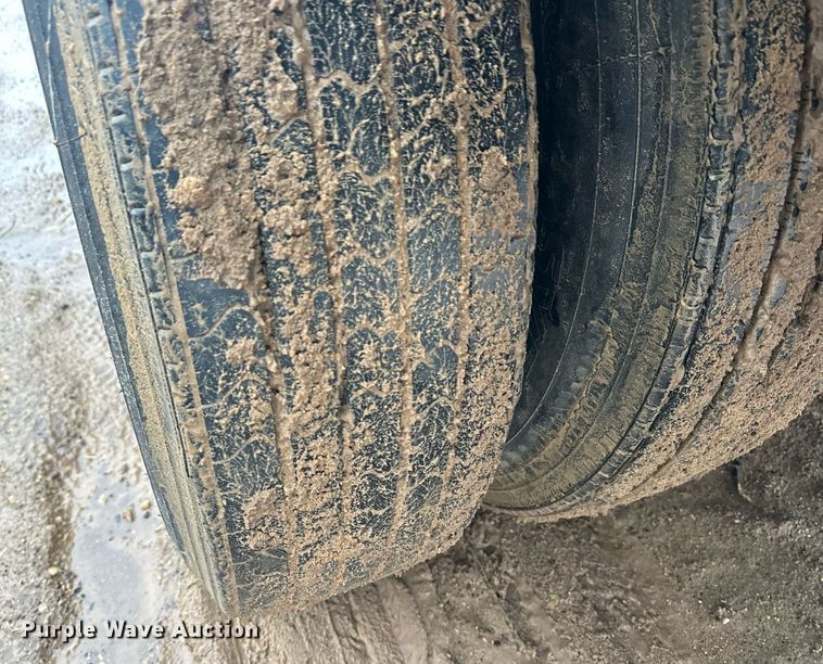 image for item ER8227 2012 Utility refrigerated van trailer