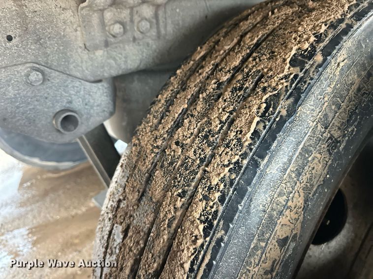 image for item ER8227 2012 Utility refrigerated van trailer