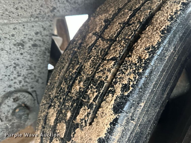 image for item ER8227 2012 Utility refrigerated van trailer