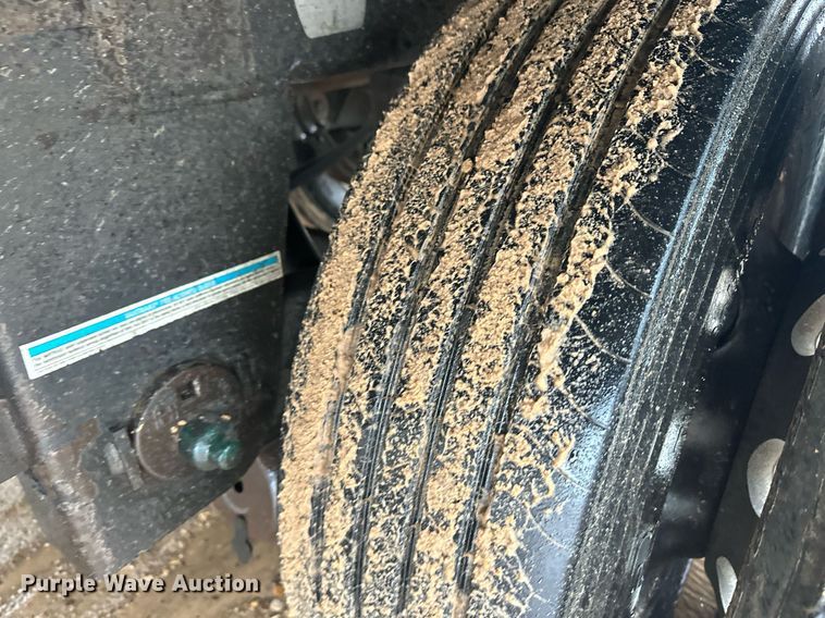 image for item ER8227 2012 Utility refrigerated van trailer