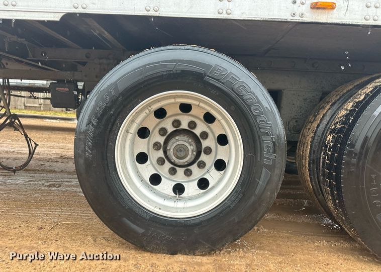 image for item ER8227 2012 Utility refrigerated van trailer