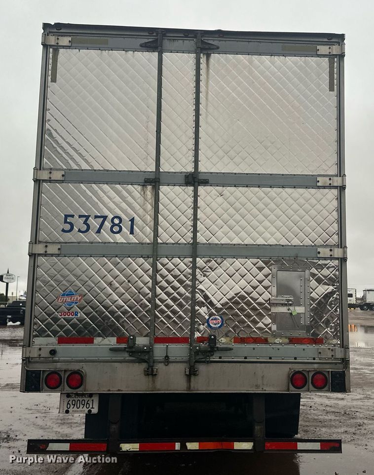 image for item ER8228 2012 Utility refrigerated van trailer