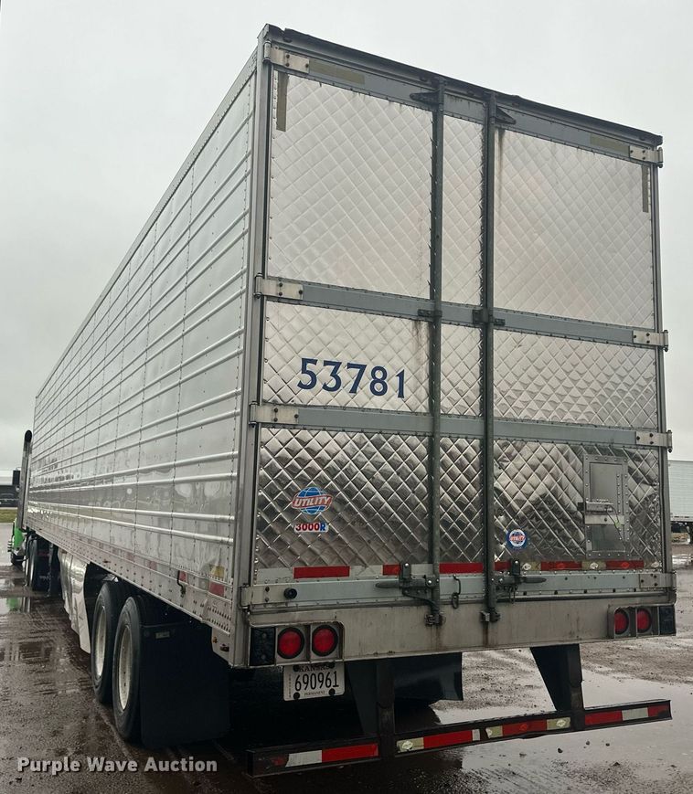 image for item ER8228 2012 Utility refrigerated van trailer