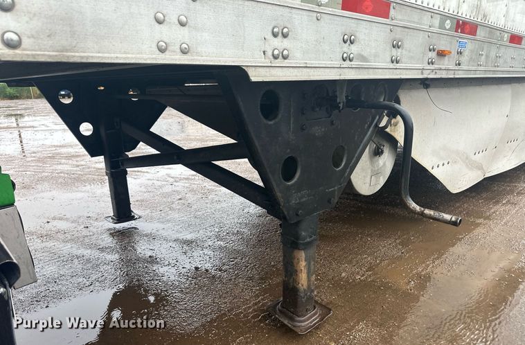 image for item ER8228 2012 Utility refrigerated van trailer