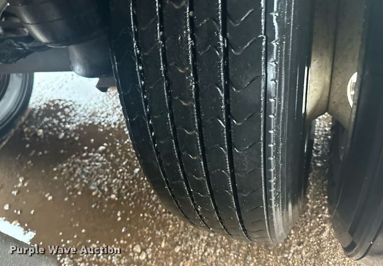 image for item ER8228 2012 Utility refrigerated van trailer