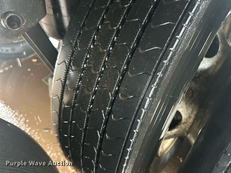 image for item ER8228 2012 Utility refrigerated van trailer