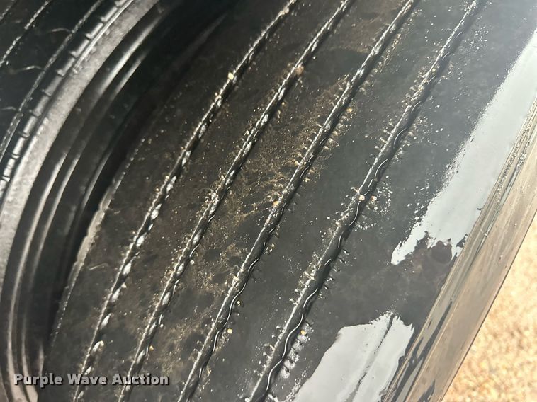 image for item ER8228 2012 Utility refrigerated van trailer