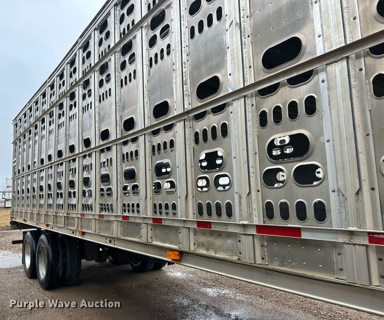 image for item ER8323 2012 Barrett livestock trailer