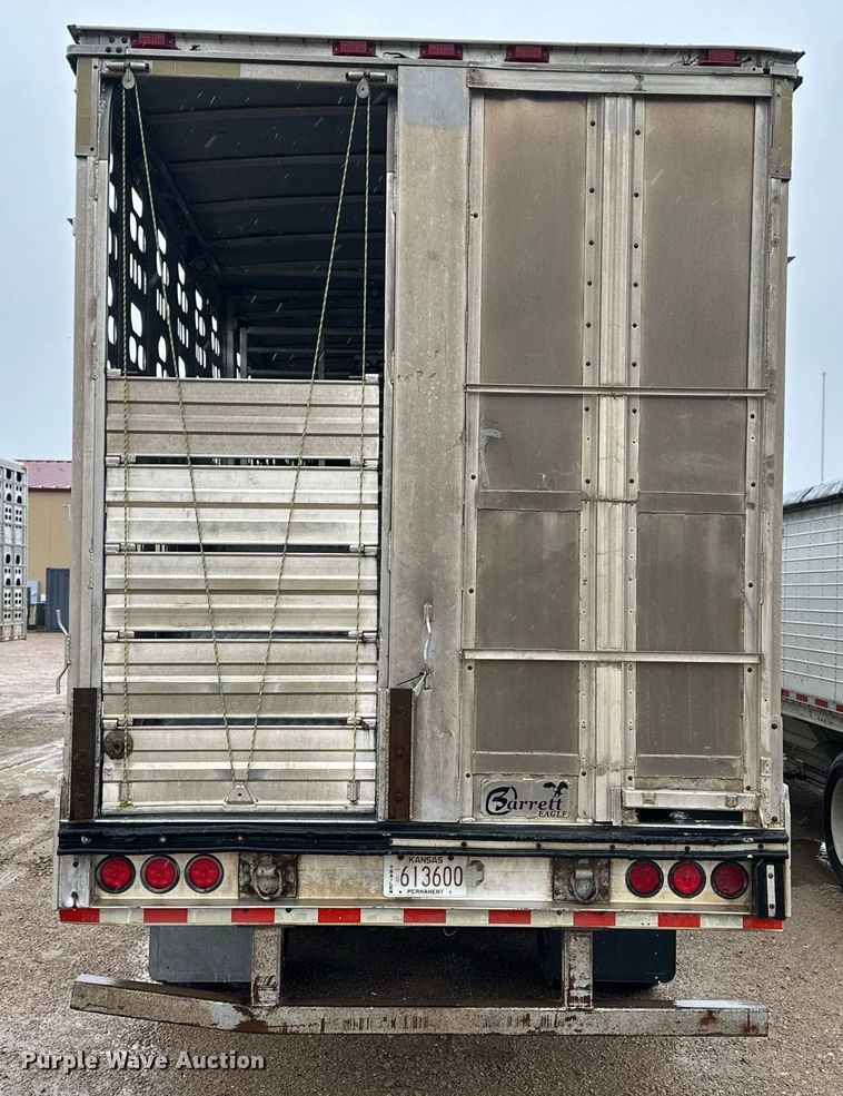 image for item ER8323 2012 Barrett livestock trailer