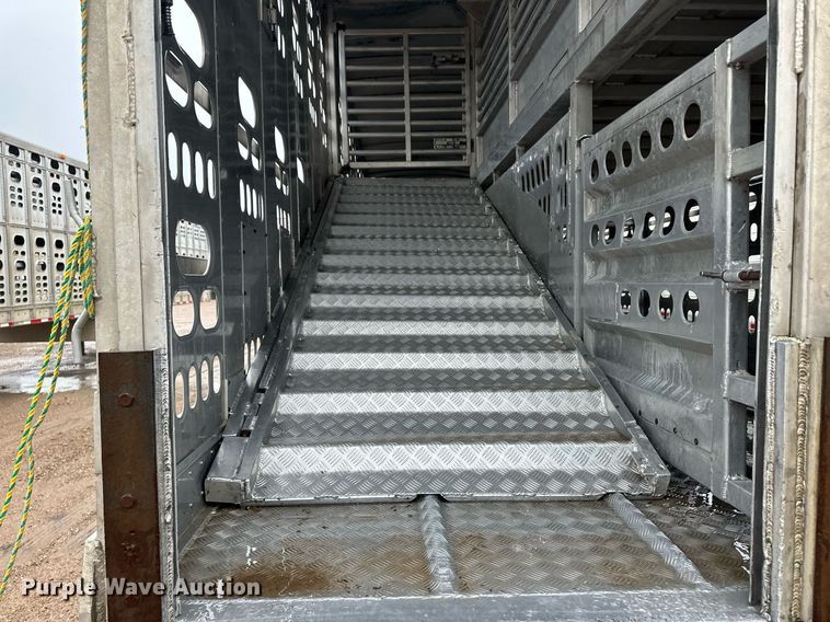 image for item ER8323 2012 Barrett livestock trailer