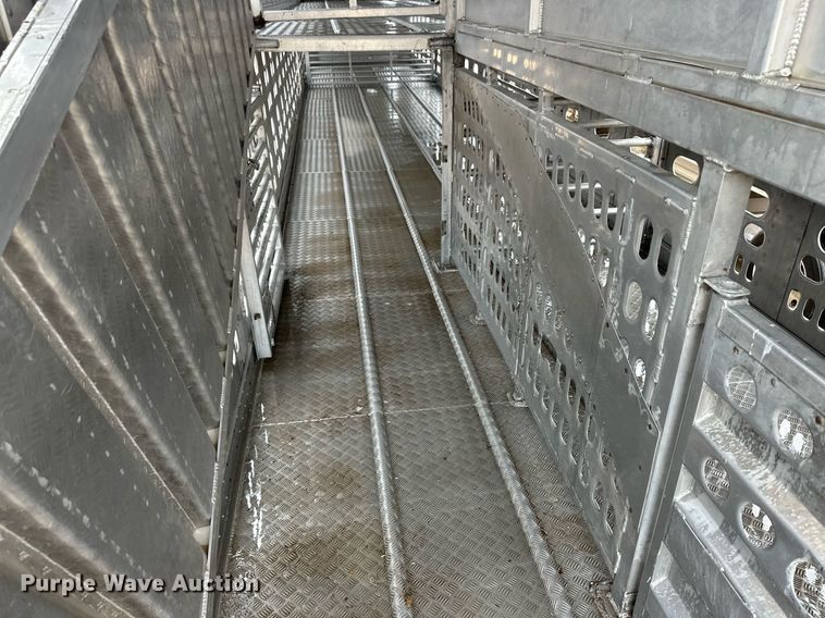 image for item ER8323 2012 Barrett livestock trailer