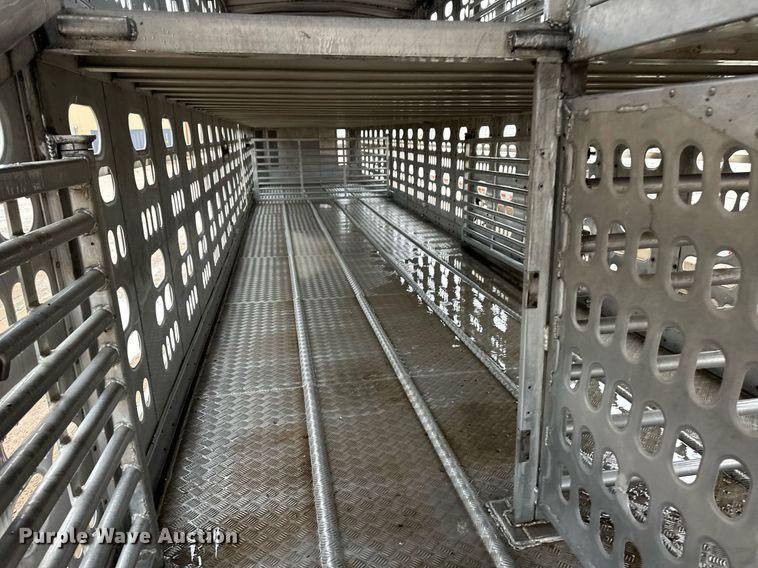 image for item ER8323 2012 Barrett livestock trailer