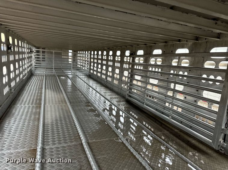 image for item ER8323 2012 Barrett livestock trailer