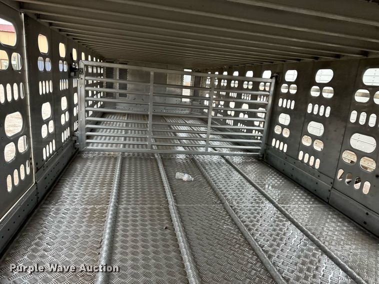 image for item ER8323 2012 Barrett livestock trailer