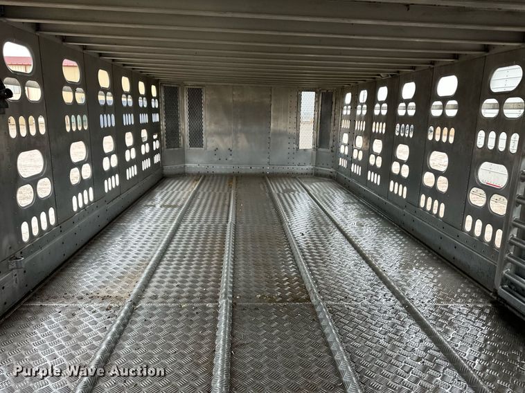 image for item ER8323 2012 Barrett livestock trailer