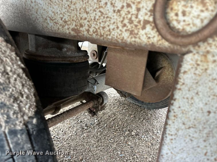 image for item ER8323 2012 Barrett livestock trailer