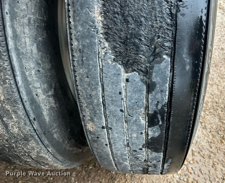 image for item ER8323 2012 Barrett livestock trailer