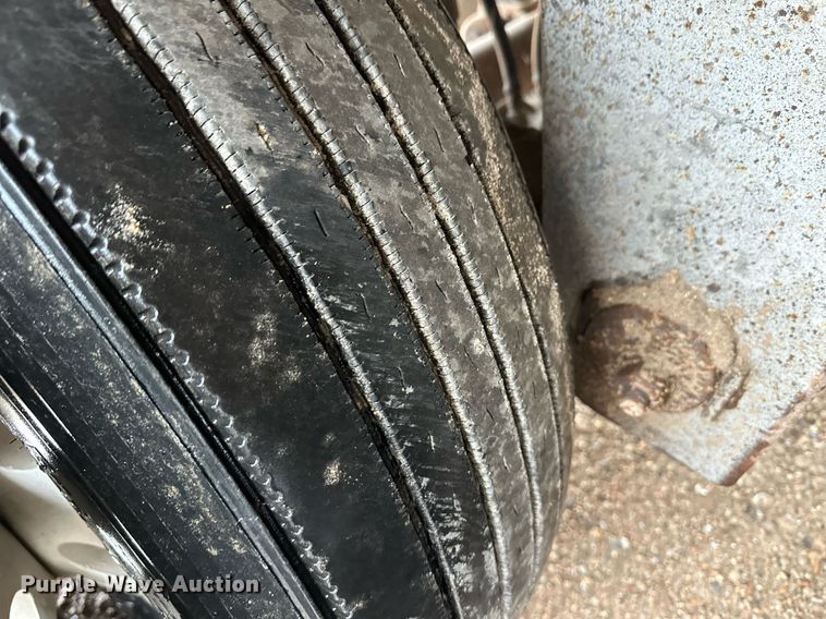 image for item ER8323 2012 Barrett livestock trailer