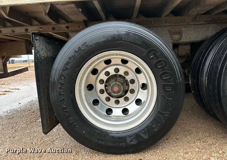 image for item ER8323 2012 Barrett livestock trailer