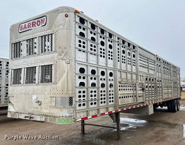 image for item ER8324 2000 Wilson PSAL-303P livestock trailer