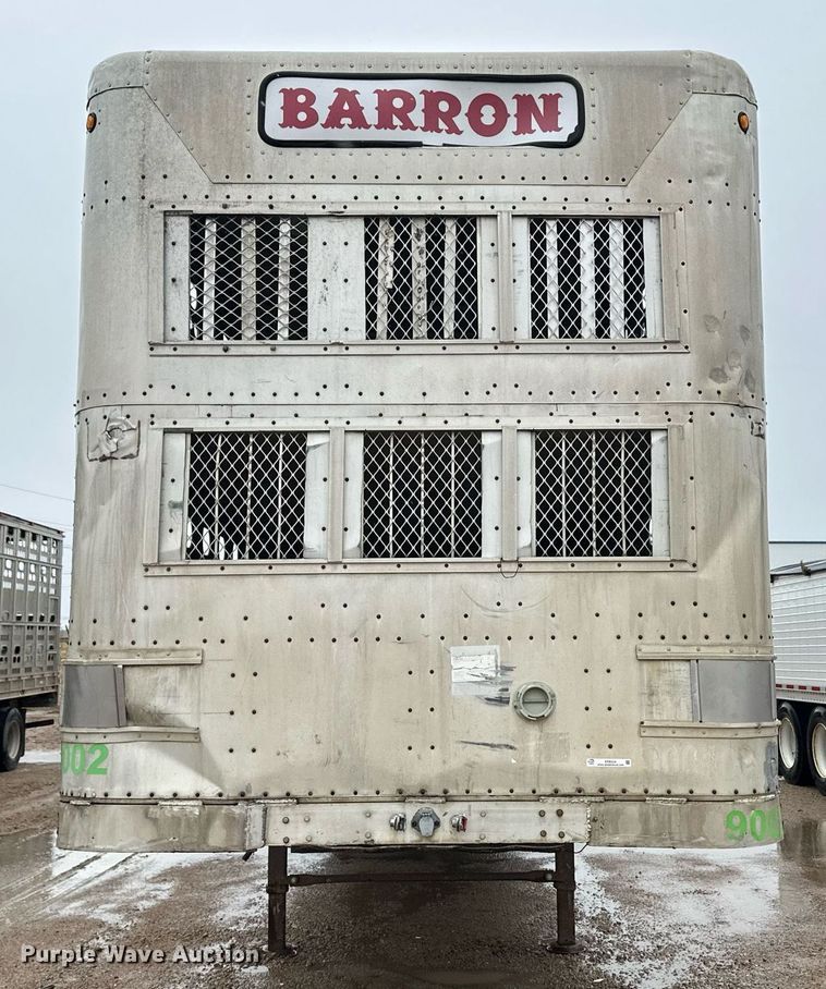 image for item ER8324 2000 Wilson PSAL-303P livestock trailer