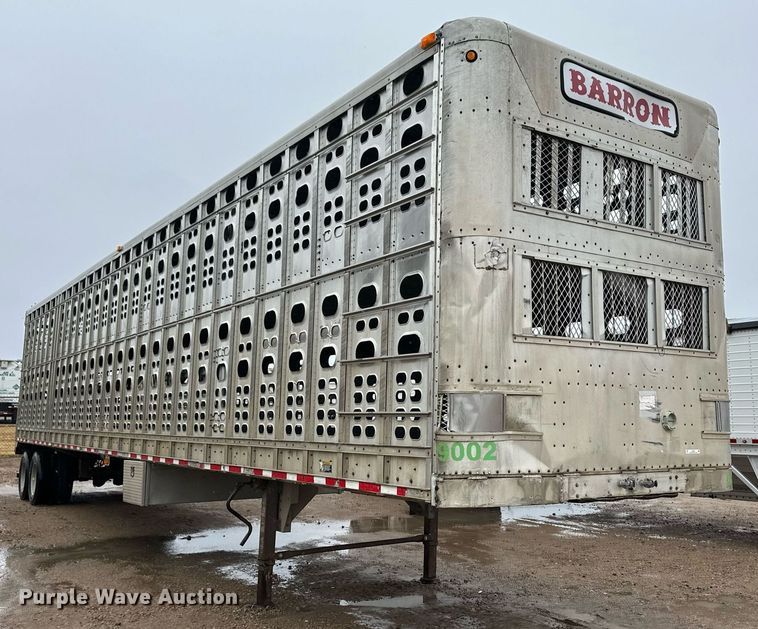 image for item ER8324 2000 Wilson PSAL-303P livestock trailer