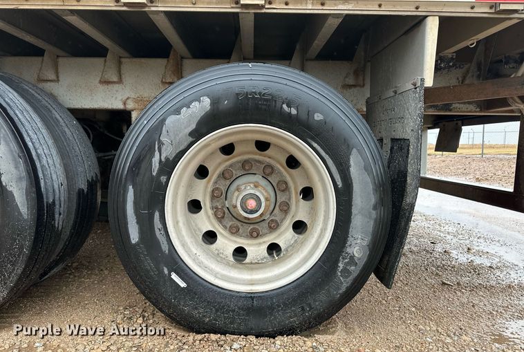 image for item ER8324 2000 Wilson PSAL-303P livestock trailer