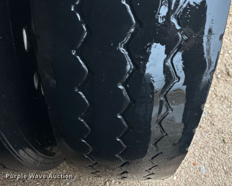 image for item ER8324 2000 Wilson PSAL-303P livestock trailer