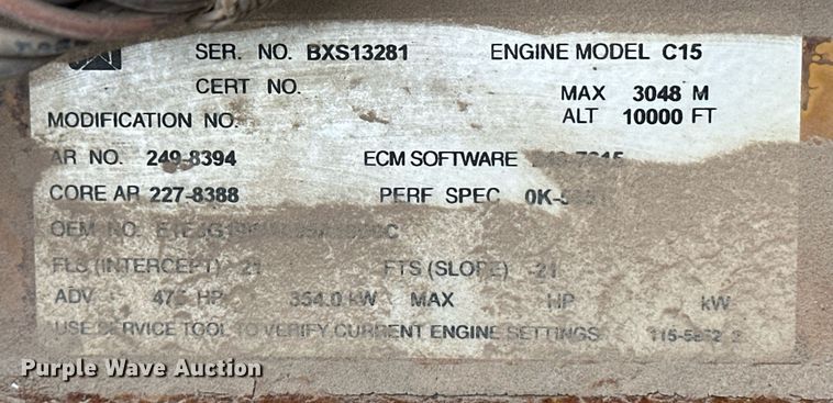 image for item ER8326 2004 Peterbilt 379 semi truck