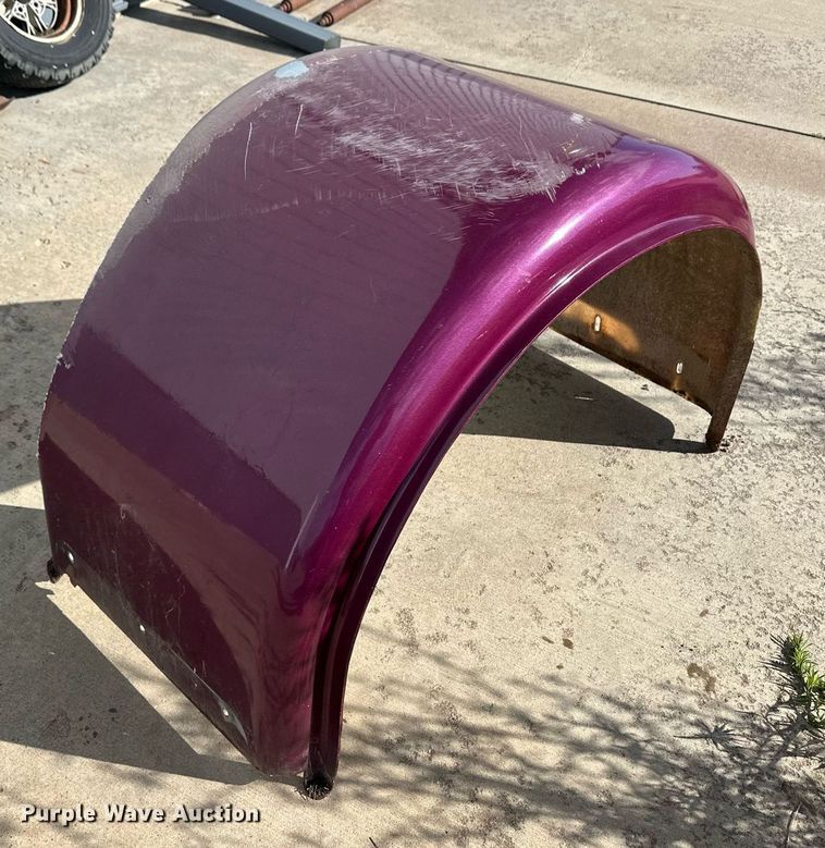 image for item ER8326 2004 Peterbilt 379 semi truck