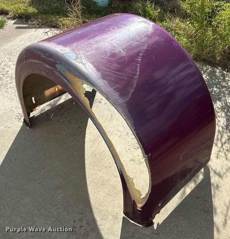 image for item ER8326 2004 Peterbilt 379 semi truck