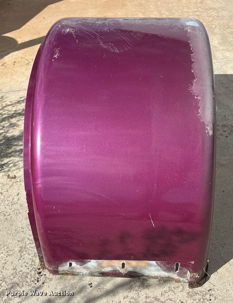 image for item ER8326 2004 Peterbilt 379 semi truck