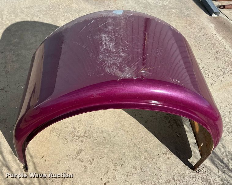 image for item ER8326 2004 Peterbilt 379 semi truck