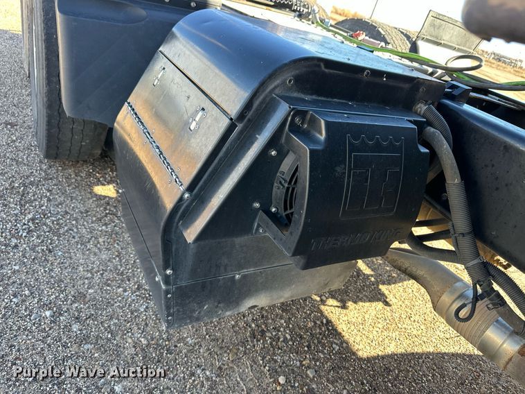 image for item ER8335 2016 Freightliner Cascadia 125 semi truck