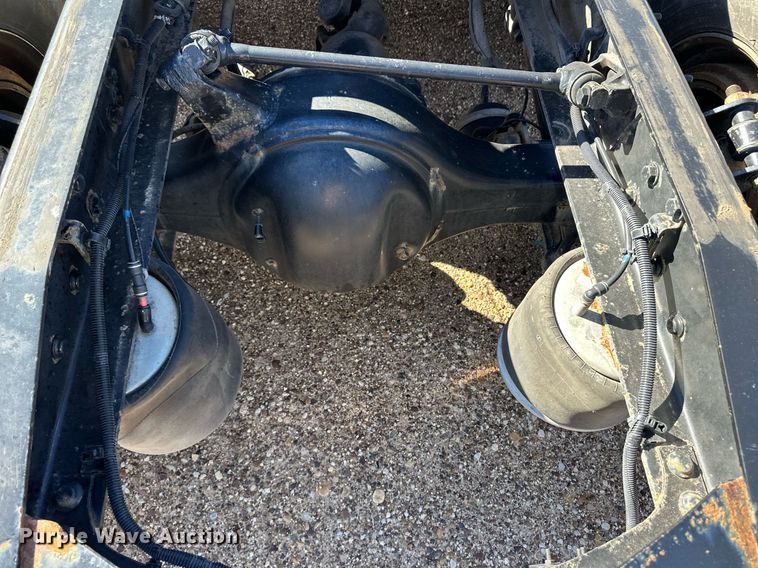 image for item ER8335 2016 Freightliner Cascadia 125 semi truck