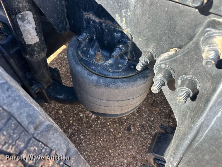 image for item ER8335 2016 Freightliner Cascadia 125 semi truck