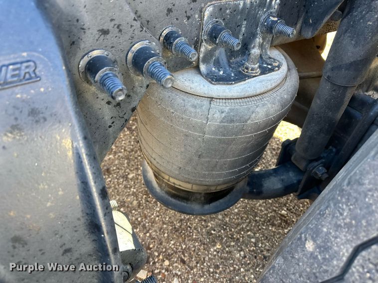 image for item ER8335 2016 Freightliner Cascadia 125 semi truck