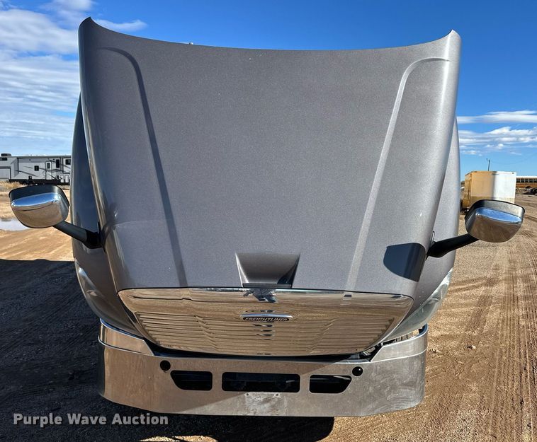 image for item ER8335 2016 Freightliner Cascadia 125 semi truck