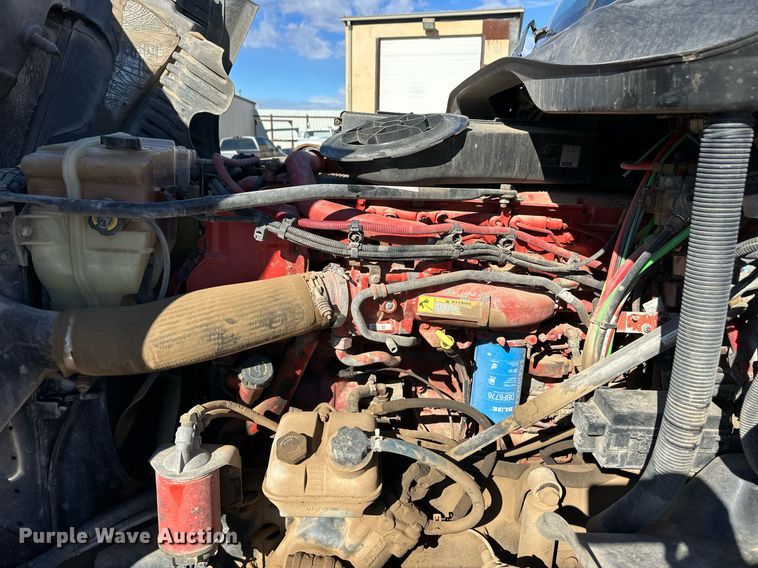 image for item ER8335 2016 Freightliner Cascadia 125 semi truck