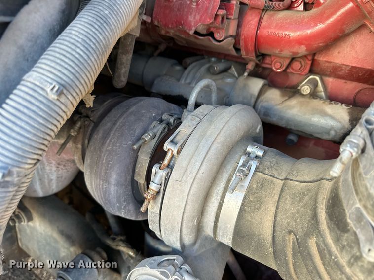 image for item ER8335 2016 Freightliner Cascadia 125 semi truck